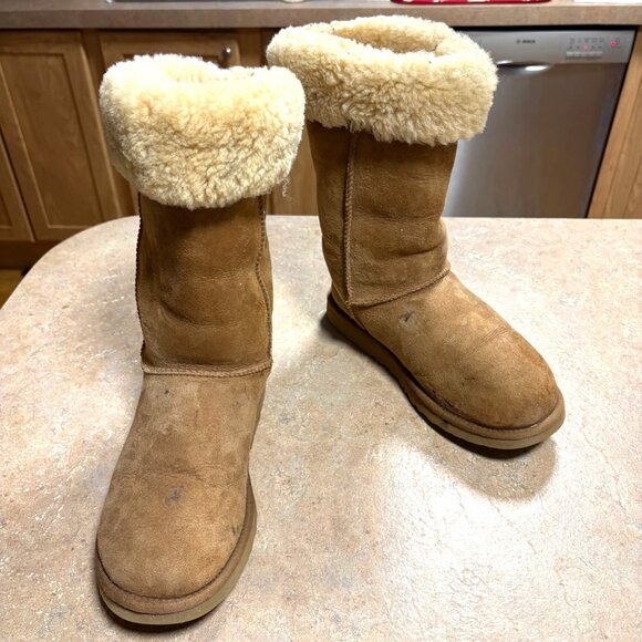 UGG Classic Tall Boots Chestnut Sheepskin Lined Pre-Owned 9 - Picture 2 of 16